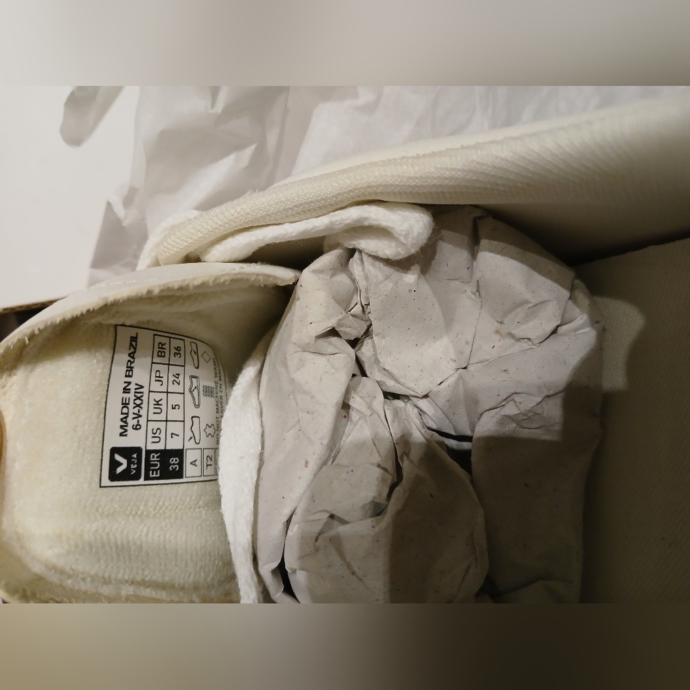 Veja Campo Leather Sneakers - Picture 11 of 11